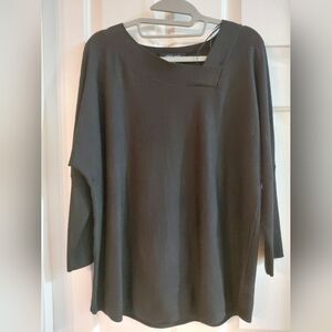 Cable & Gauge Black Crewneck Top